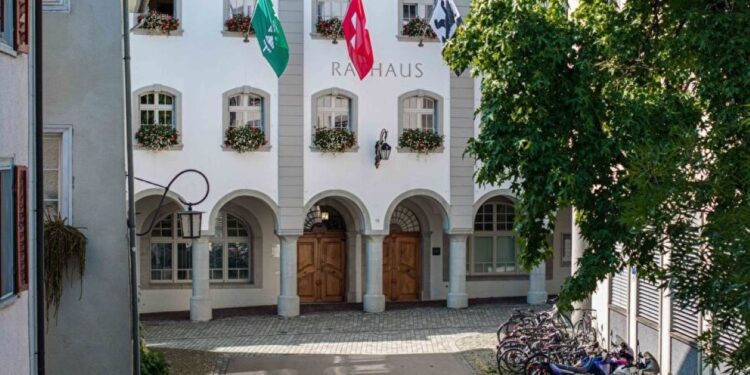 Baum fällt – Baum fällt doch noch nicht